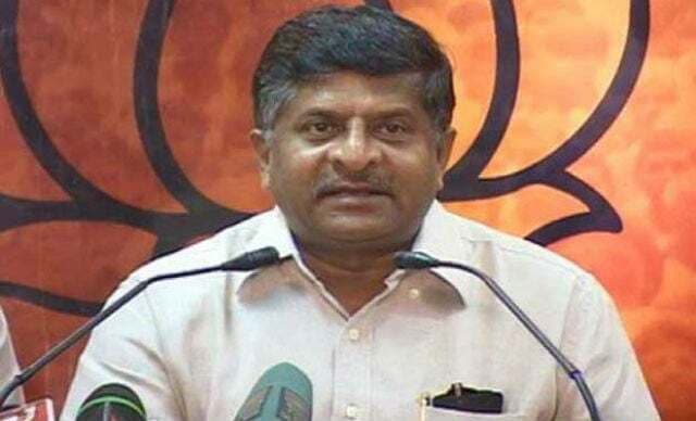 भाजपा ने हिमाचल के मुख्यमंत्री वीरभद्र सिंह पर घूस लेने और धांधली का आरोप लगाया