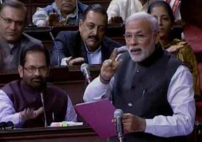 सोनिया से मिली फटकार के बाद प्रधानमंत्री नरेंद्र मोदी ने थरूर को "पुचकारा"