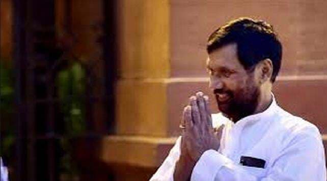 टि्वटर विवाद :  पासवान ने  नीतीश और लालू पर साधा निशाना