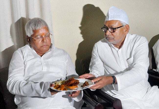 नीतीश पहुंचे लालू के आवास, दोनों  ने कहा- कोई कन्फ्यूजन नहीं