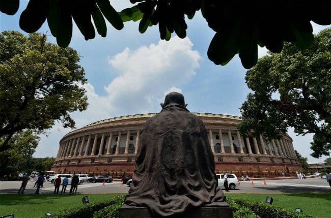 कांग्रेस सदस्य को तणमूल सांसद ने लोकसभा में सुनायी खरी-खोटी