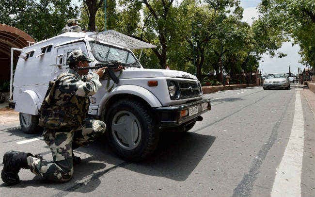 पंजाब में आतंकवादी हमले में एसपी समेत आठ लोगों की मौत, तीन आतंकी ढेर