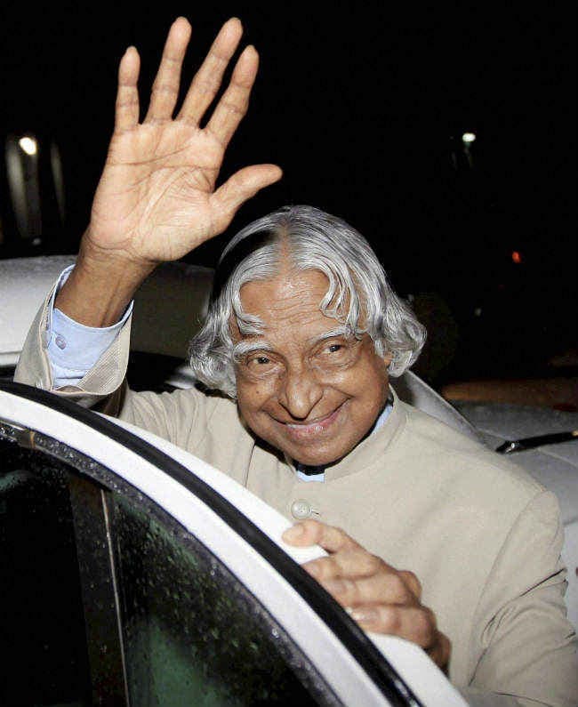 पूर्व राष्ट्रपति एपीजे अब्दुल कलाम नहीं रहे, पीएम मोदी ने जताया दुःख, कहा मेरे मार्गदर्शक थे