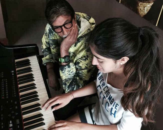 नातिन नव्‍या की प्रतिभा को देख दंग हैं महानायक अमिताभ बच्‍चन