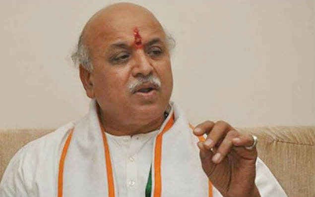 मोदी को पाक के साथ साड़ी, शॉल और आम की कूटनीति रोक देनी चाहिए : VHP