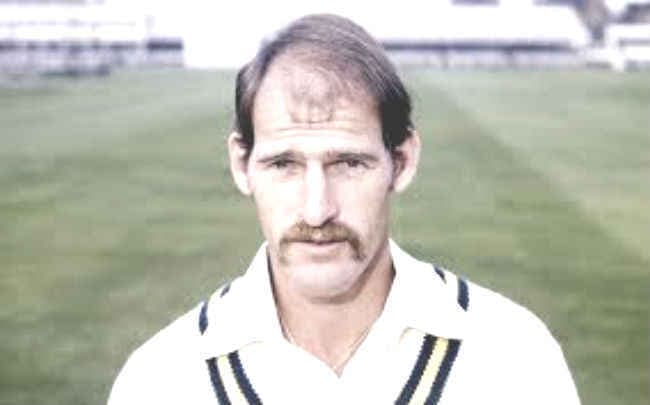 ब्रेन ट्यूमर से पीड़ित दक्षिण अफ्रीका के पूर्व क्रिकेटर क्लाइव राइस का निधन