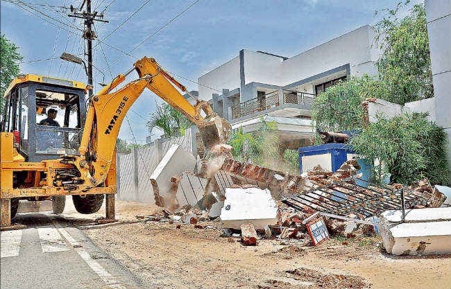 Aligarh News: मतगणना के बाद अलीगढ़ में चलेगा बुलडोजर, ADA ने तैयार की लिस्ट