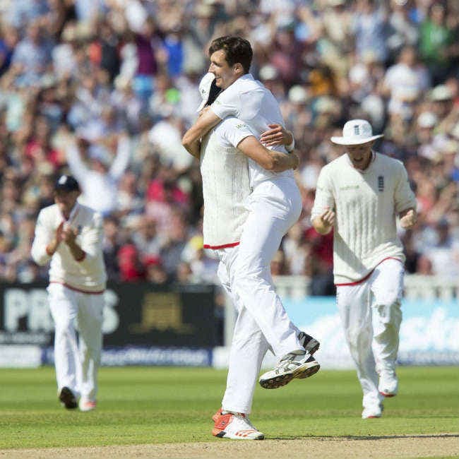 तीसरा एशेज टेस्‍ट : इंग्लैंड ने ऑस्ट्रेलिया पर शिकंजा कसा