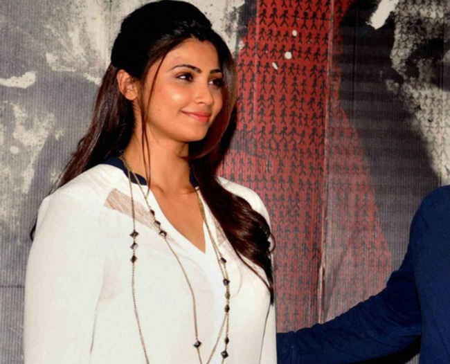 ''हेट स्‍टोरी 3'' में बोल्‍ड सीन निभाने में कोई दिक्‍कत नहीं है डेजी शाह को