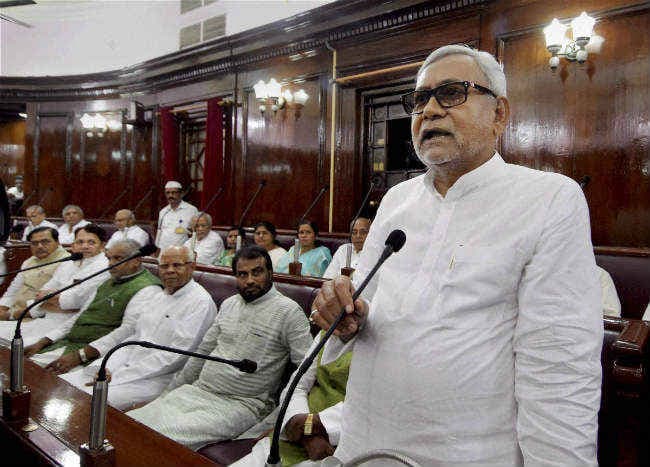 मोदी के ''डीएनए'' वाले बयान पर नीतीश और भाजपा में तकरार