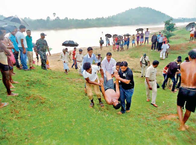 दुमका में मयूराक्षी नदी में डूबे छह बच्चे, चार का शव निकाला गया