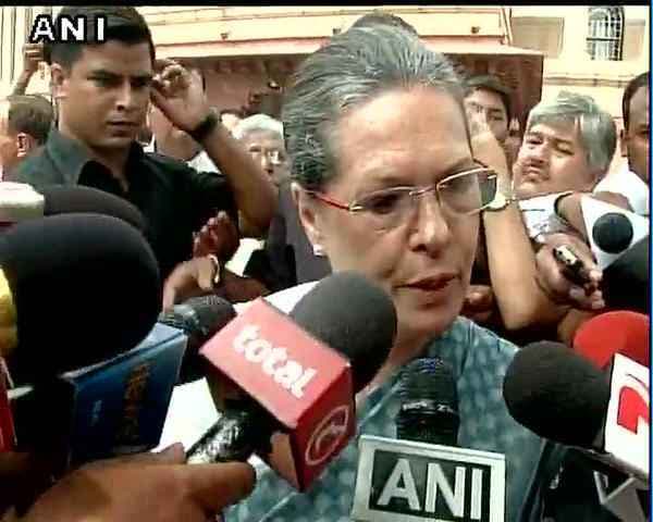 नागा शांति समझौता मुद्दे पर सोनिया गांधी ने साधा निशाना, कहा अहंकारी है सरकार , देखें वीडियो