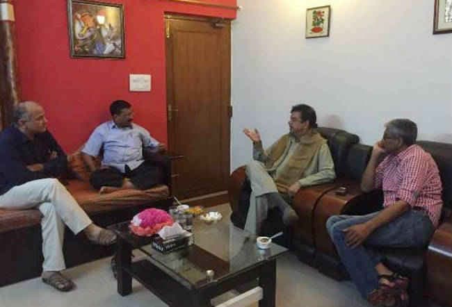 नीतीश के बाद अब केजरीवाल से मिले शत्रुघ्न, सियासी हलचल तेज
