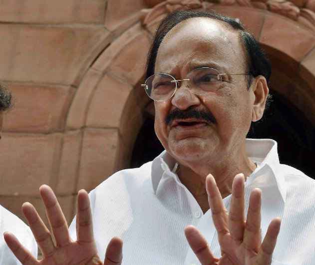 कांग्रेस ‘बहिष्कार का मार्ग’ छोडकर ‘चर्चा का मार्ग’ अपनाए :वेंकैया