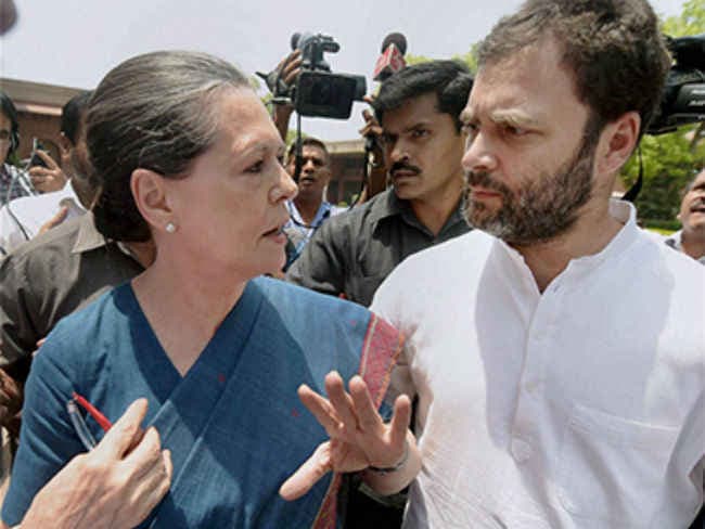 सोनिया ने कांग्रेस सांसदों को आज डिनर पर बुलाया