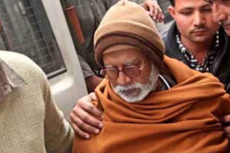 स्वामी असीमानंद की जमानत की तुलना उमर अब्दुल्ला ने पाकिस्तान में लखवी की जमानत से की