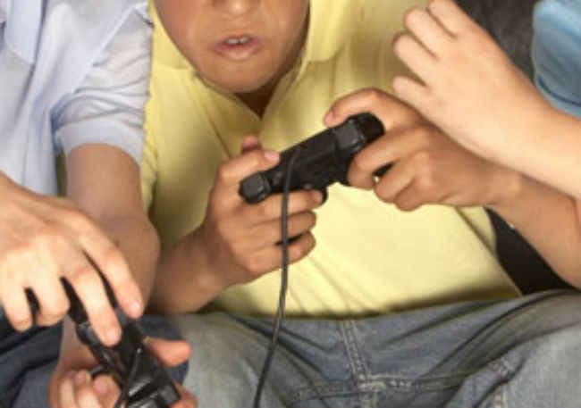 हिंसक वीडियो गेम खेलने से बढती है आक्रामकता