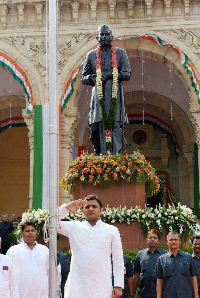 समाज के सभी वर्गो की खुशहाली स्वतंत्रता सेनानियों के प्रति सच्ची श्रद्धांजलि : अखिलेश