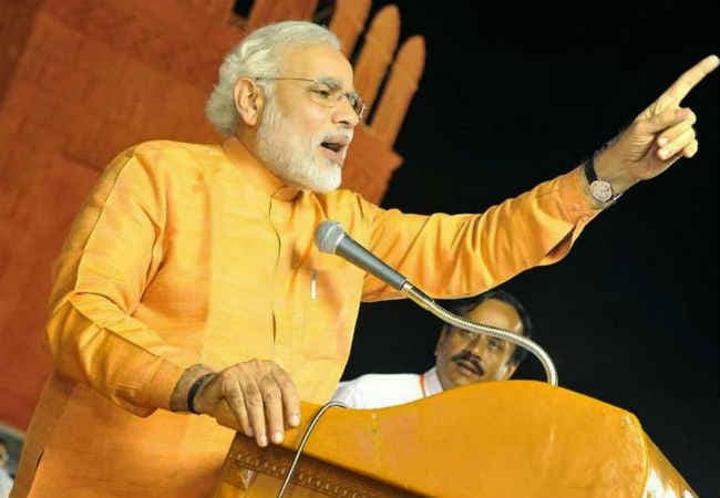 पटना एयरपोर्ट पर PM नरेंद्र मोदी का स्वागत सीएम नीतीश कुमार ने किया