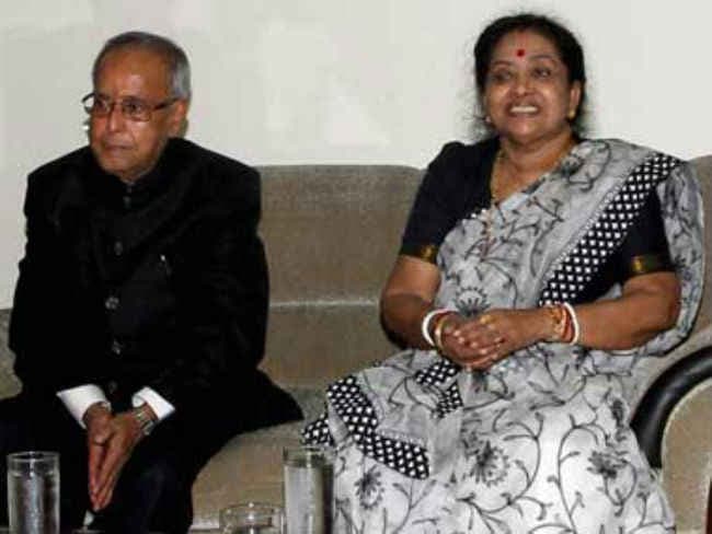 जब राष्ट्रपति की पत्नी शुभ्रा ने प्रणब मुखर्जी के राष्ट्रपति बनने पर कहा था "भालो लागछे"