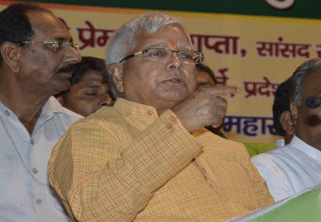 VIDEO : लालू ने की प्रधानमंत्री मोदी की नकल, मिमिक्री कर उड़ाया मजाक