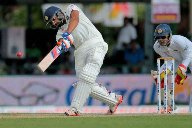 भारत के विशाल स्‍कोर का पीछा करते हुए श्रीलंका की धीमी शुरुआत, आखिरी टेस्‍ट में नहीं चले संगकारा