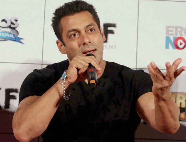 ''झलक'' के सेट पर शाहिद की कमी पूरी करेंगे सलमान खान, देखें वीडियो