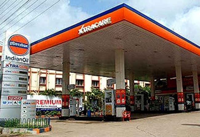 इंडियन ऑयल की 10% हिस्सेदारी बेचेगी सरकार, न्‍यूनतम शेयर मूल्‍य 387 रुपये तय