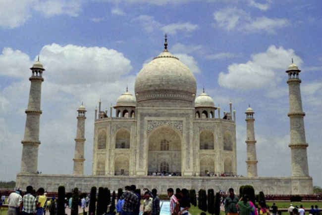 ताज महल का झाड फानूस गिरा, ASI ने शुरू की जांच