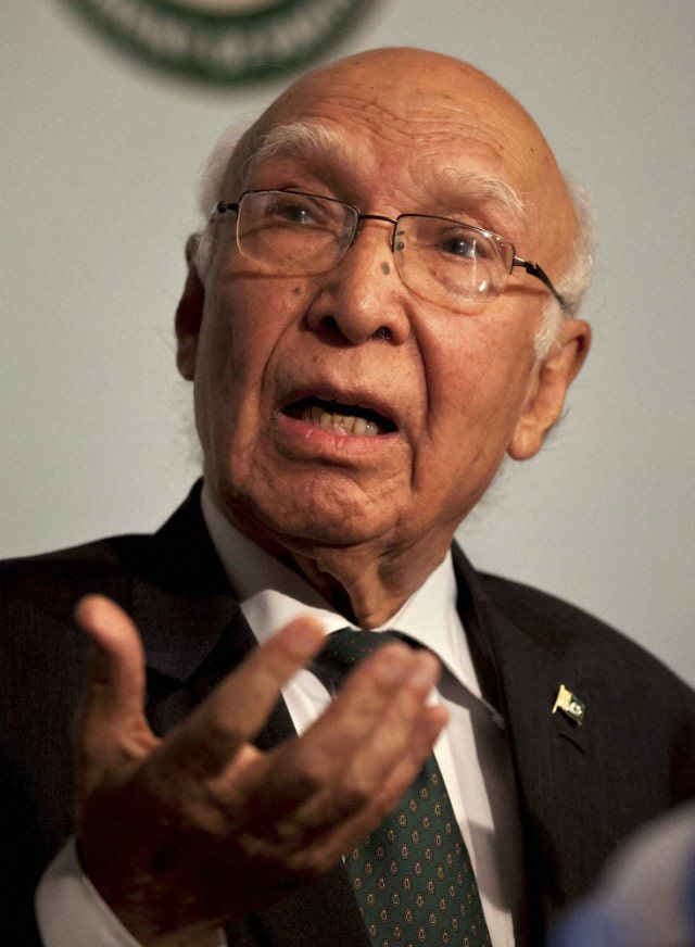 एनएसए स्तरीय वार्ता व दाउद इब्राहिम के दस्तावेज : पाकिस्तान की पेशानी पर क्यों पड गये हैं बल?