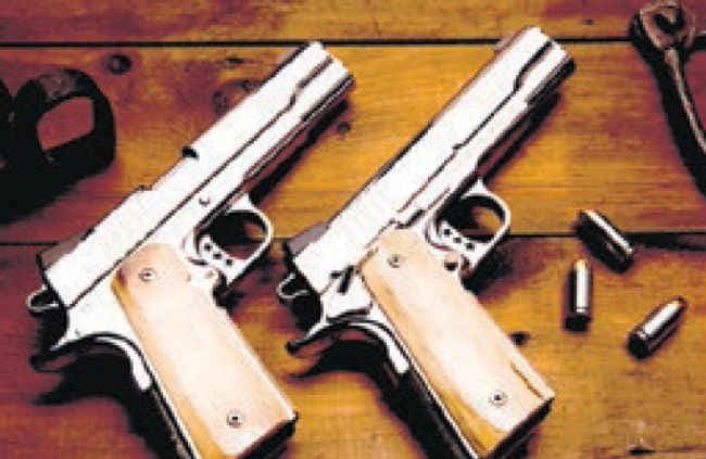 कल्याणी में मिला हथियारों का जखीरा