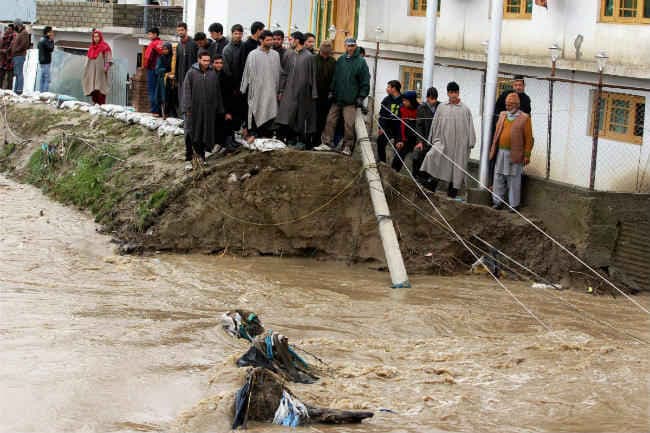 असम में बाढ से चार और लोगों की मौत, 6.5 लाख से अधिक लोग प्रभावित