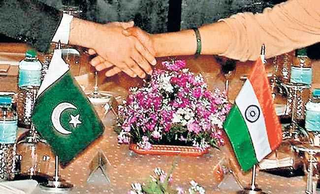 कश्मीर पर बात करने से क्यों घबराएं!