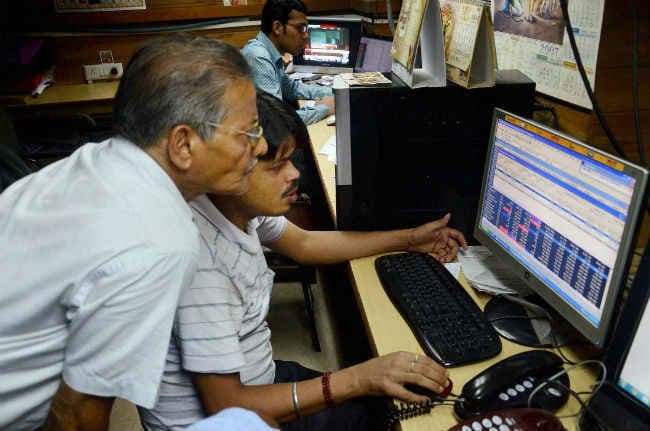 शेयर बाजार में कोहराम : सात सालों में सबसे बड़ी गिरावट