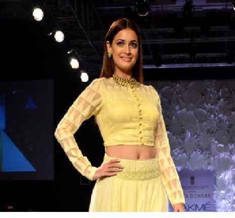 लैक्मे फैशन वीक में दिया मिर्जा से होगी अनीता डोगरे के शो की शुरुआत