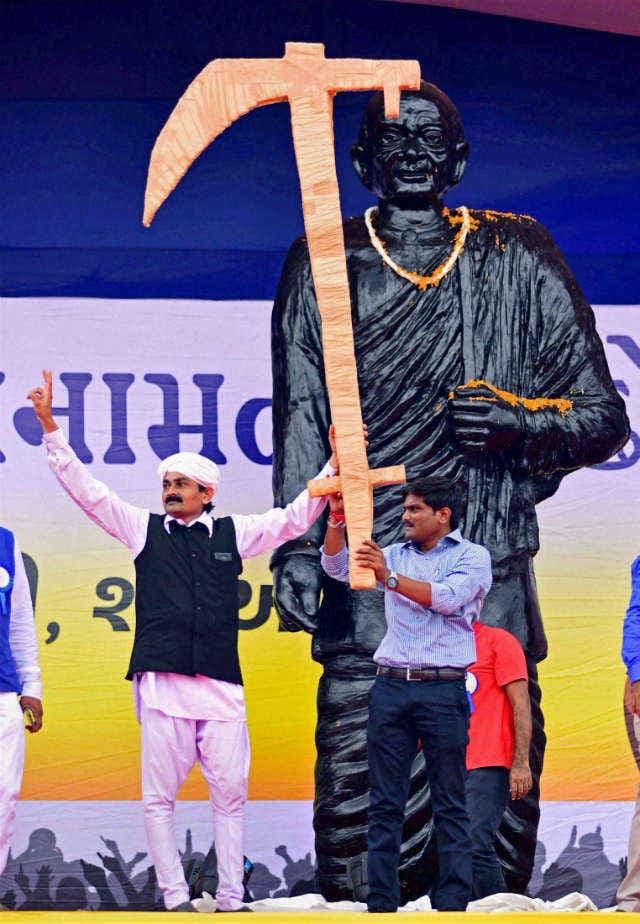 ... तो लोकसभा चुनाव में आम आदमी पार्टी के समर्थन में सोशल मीडिया पर अभियान चला रहे थे हार्दिक पटेल?