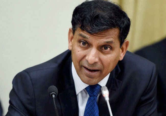 रेट कट पर रघुराम राजन ने बहुमत के फैसले को किया था विटो, इस कारण नहीं मिली राहत