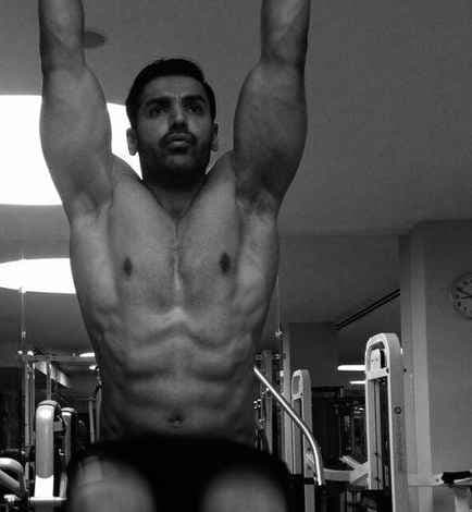 जॉन अब्राहम ने पत्नी के साथ तलाक की खबरों पर तोड़ी चुप्पी