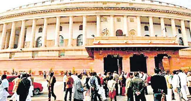 सार्वजनिक जीवन में भद्रता का अभाव