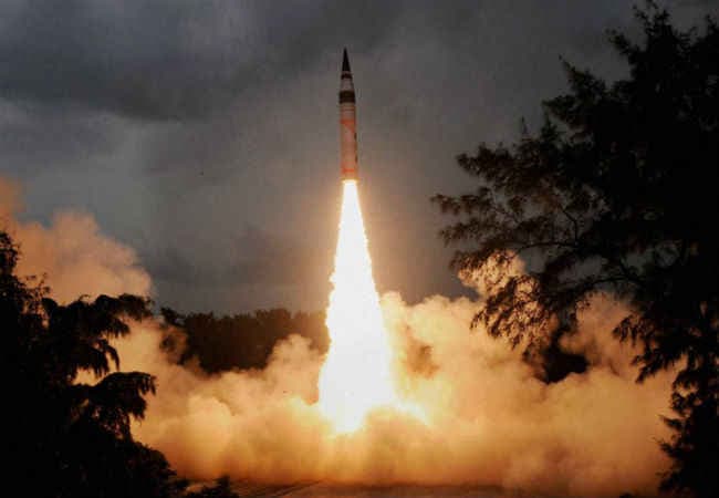 10 साल में पाकिस्‍तान के पास होगा भारत से दोगुना परमाणु हथियार