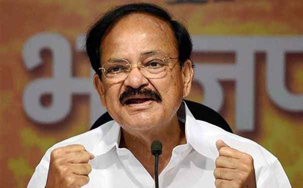 सिद्धांतों को ताक पर रखकर कांग्रेस की गोद में जा बैठे नीतीश-लालू: वेंकैया