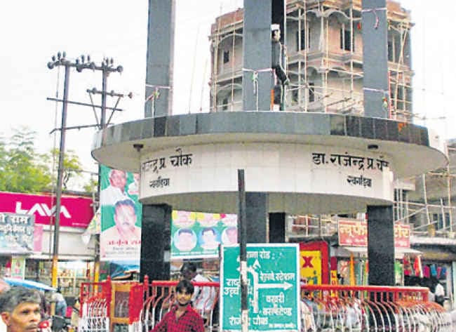 खगड़िया : लड़ाई गढ़ बचाने व जमीन बनाने की