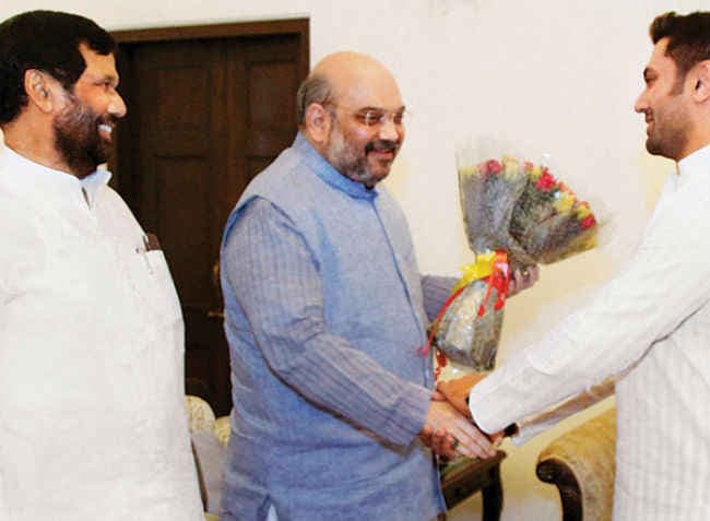 बिहार विस चुनाव : सीट बंटवारे को लेकर दिल्ली में NDA की बैठक