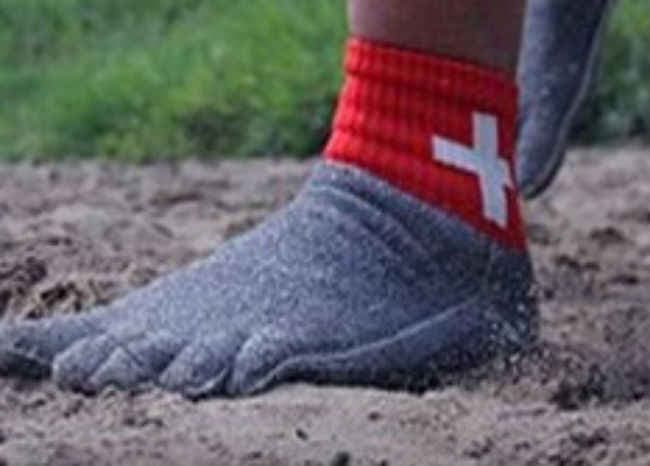 OMG! जूतों का काम करेंगे ये हाईटेक मोजे