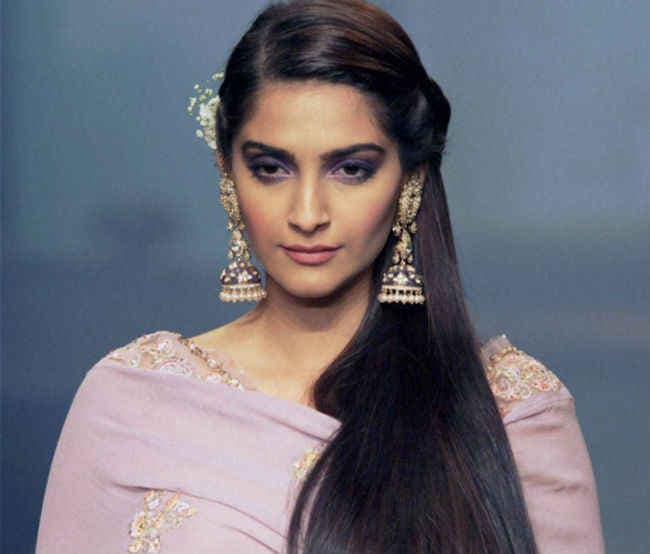 रितिक के ''विनम्र'' और ''कूल'' स्‍वभाव से प्रभावित हुई सोनम