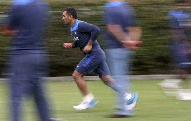 मैदान पर साथ-साथ दिखेंगे महेंद्र सिंह धौनी और वीरेंद्र सहवाग