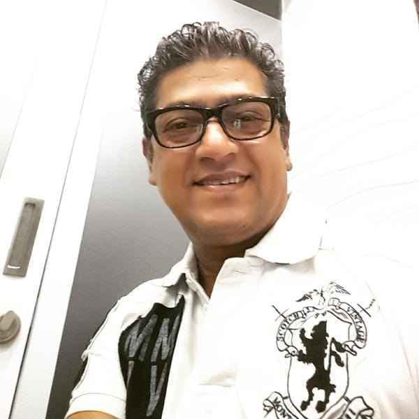 केंसर से लड़ रहे हैं आदेश श्रीवास्तव, पत्नी ने कहा, ईलाज के लिए हो रही है पैसे की कमी