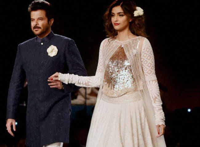 शानदार है सोनम-रितिक का ''धीरे-धीरे'' वीडियो : अनिल कपूर