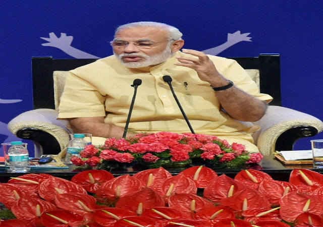 बच्चों पर अपनी इच्छाएं न थोपे माता-पिता: पीएम मोदी