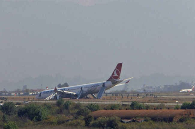 बम की अफवाह से दिल्ली में तीन अंतरराष्ट्रीय उडानें बाधित